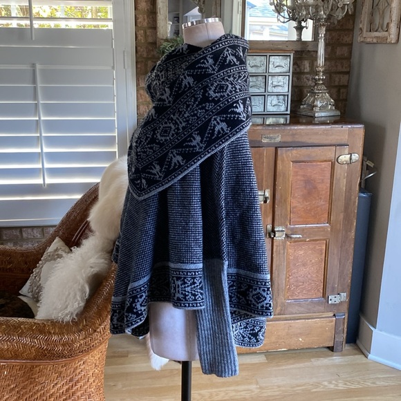 ALPACA PERU TURTLENECK PONCHO SWEATER ONE SIZE EXCELLENT - Picture 2 of 8